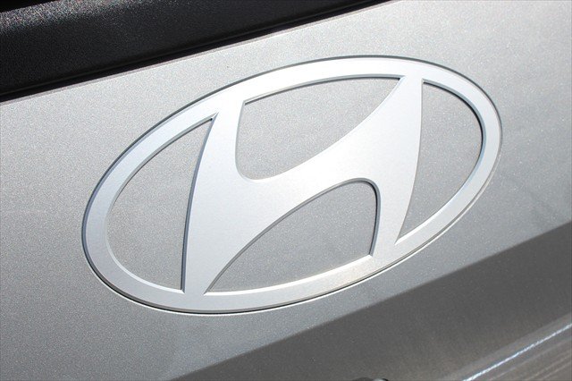 2025 Hyundai STARIA LOAD