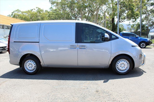 2025 Hyundai STARIA LOAD