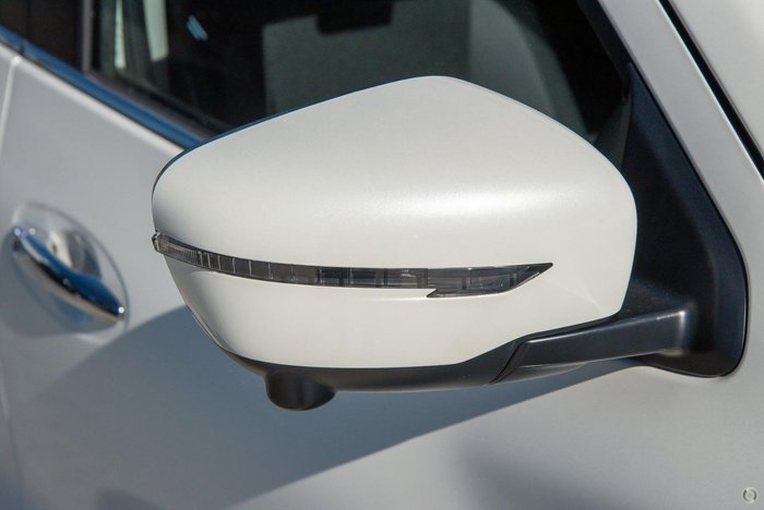 2025 Nissan Navara ST-X