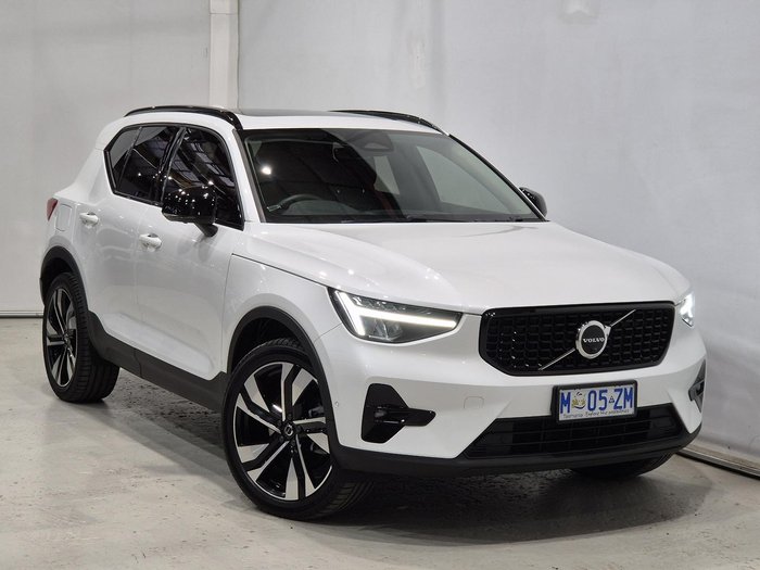 2023 Volvo XC40