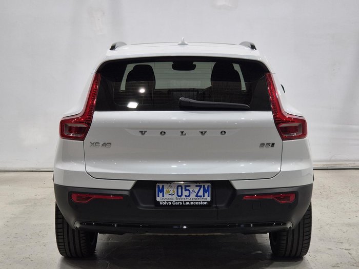 2023 Volvo XC40 Ultimate B5 Dark MY23 AWD Crystal White