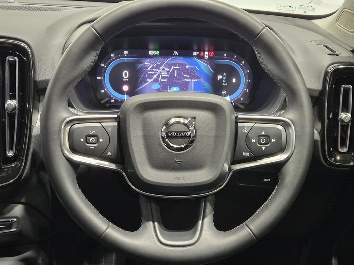 2023 Volvo XC40 Ultimate B5 Dark