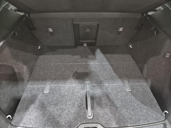 2023 Volvo XC40 Ultimate B5 Dark