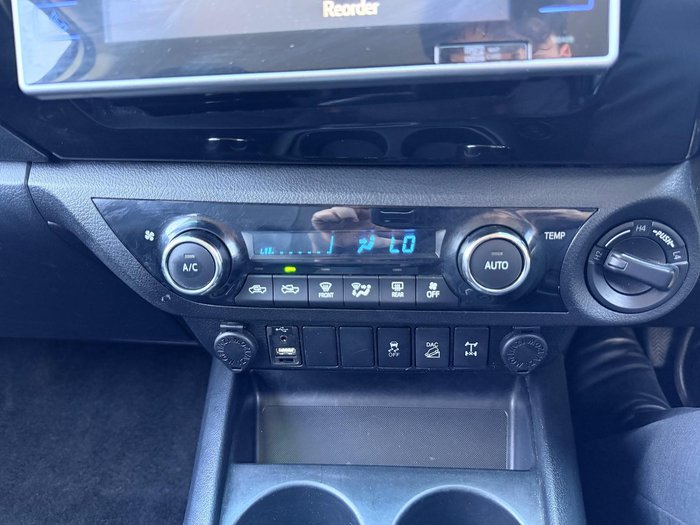 2016 Toyota Hilux SR5