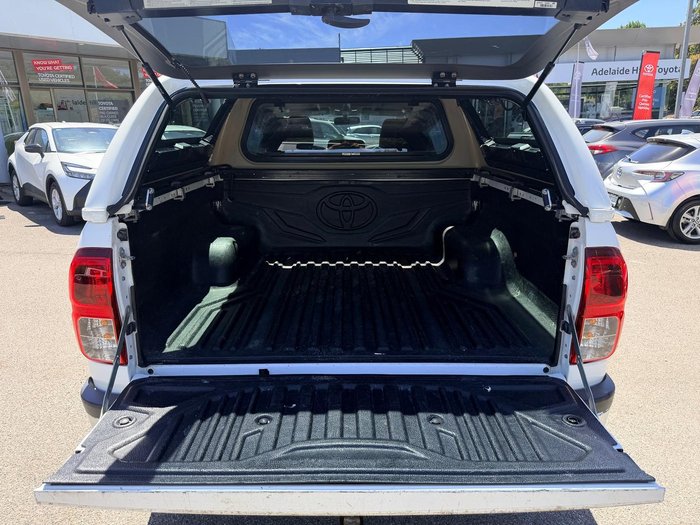 2016 Toyota Hilux SR5