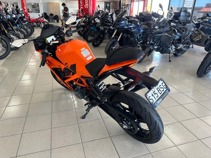 2022 KTM RC 390 RC Orange