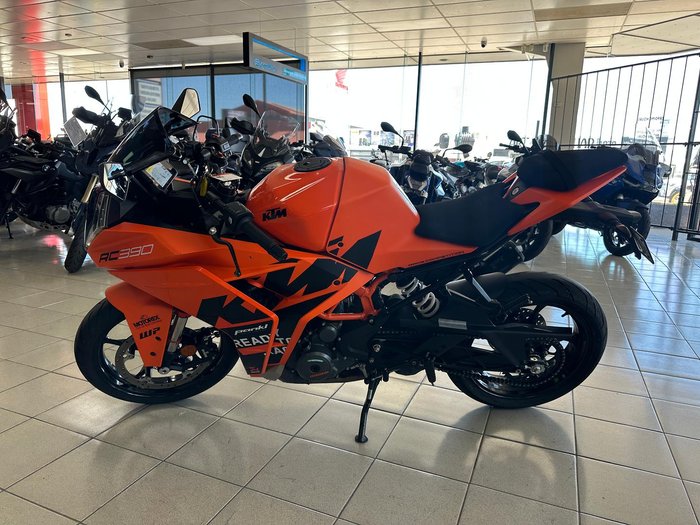 2022 KTM RC 390 RC Orange