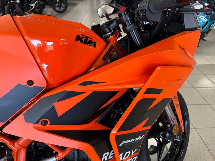 2022 KTM RC 390 RC Orange