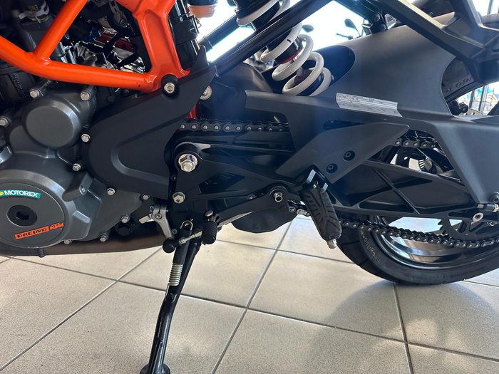 2022 KTM RC 390 RC Orange