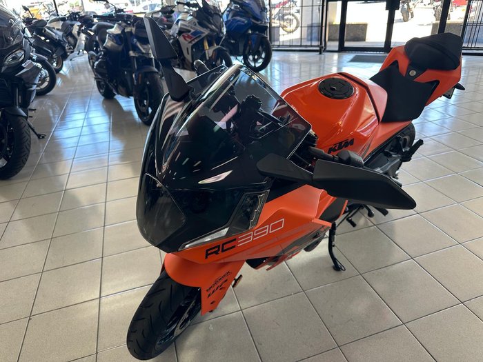 2022 KTM RC 390 RC Orange