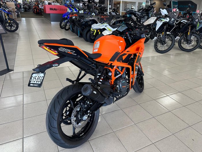 2022 KTM RC 390 RC Orange