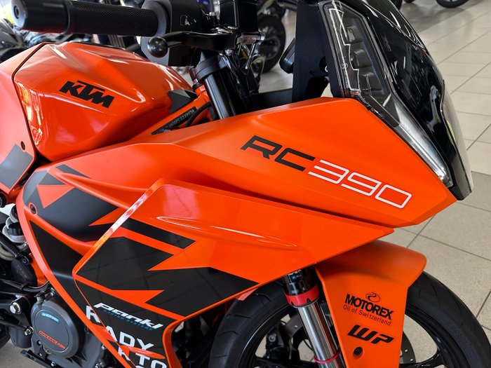 2022 KTM RC 390 RC Orange