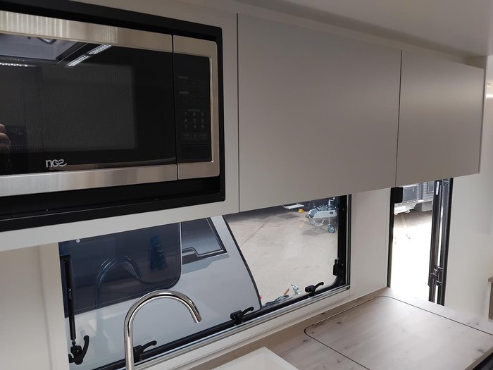 2026 New Age Caravans My26 Road Owl Family 19Ft Expedition Brand New Layout