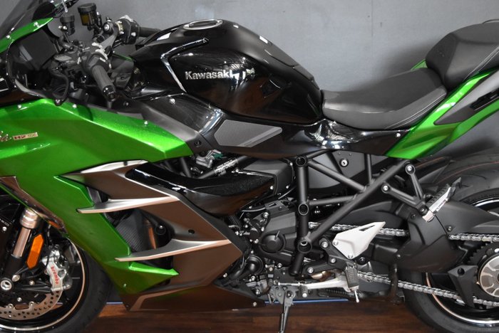 2025 Kawasaki NINJA H2 SX SE Green