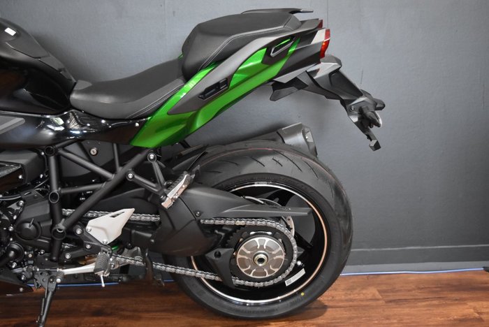 2025 Kawasaki NINJA H2 SX SE Green
