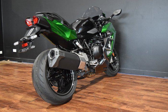 2025 Kawasaki NINJA H2 SX SE Green