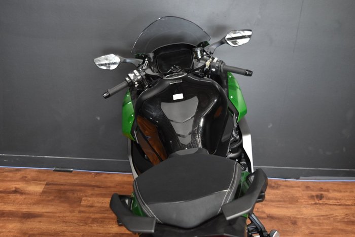 2025 Kawasaki NINJA H2 SX SE Green