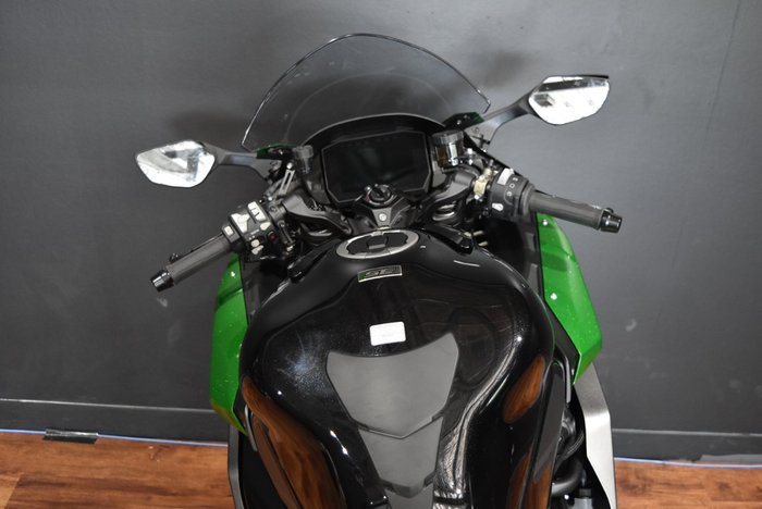 2025 Kawasaki NINJA H2 SX SE Green