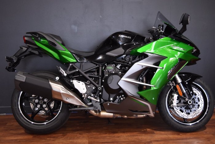 2025 Kawasaki NINJA H2 SX SE Green