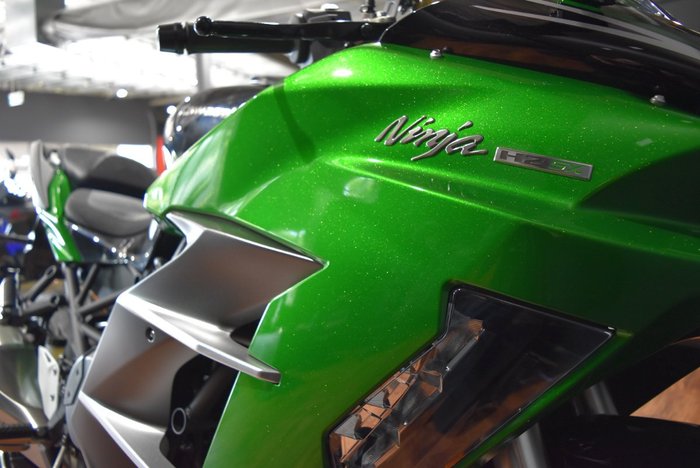 2025 Kawasaki NINJA H2 SX SE Green