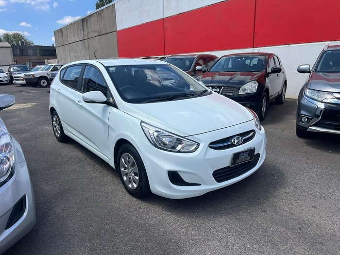 2015 Hyundai Accent Active