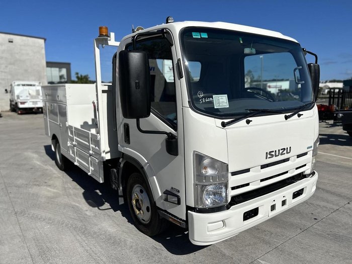 2013 Isuzu Npr200