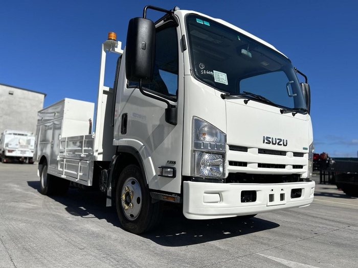 2013 Isuzu Npr200