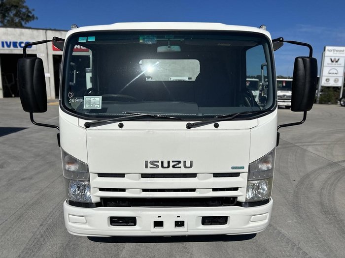 2013 Isuzu Npr200