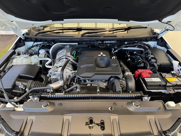 2025 Mitsubishi Triton GLX