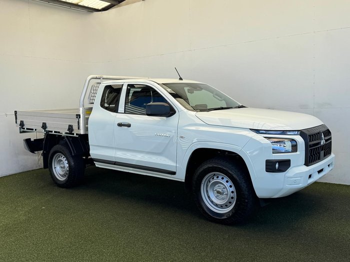 2025 Mitsubishi Triton GLX