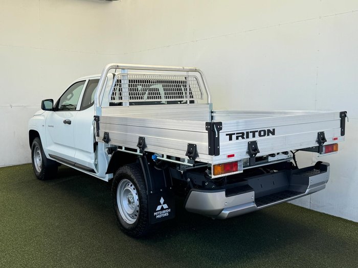 2025 Mitsubishi Triton GLX