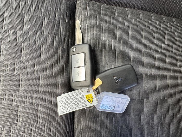 2025 Mitsubishi Triton GLX