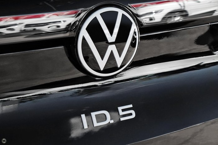2025 Volkswagen ID.5 Pro
