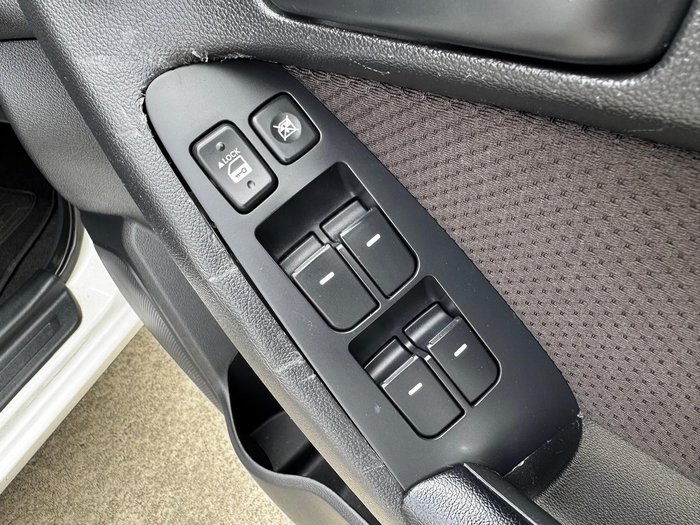 2010 Kia Cerato Si TD MY10 Clear White