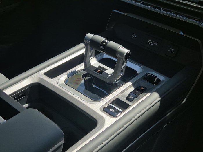 2025 MG MGU9 Explore Pro EKK1C MY25 4X4 Dual Range Highland Green