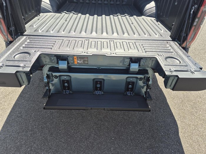 2025 MG MGU9 Explore Pro EKK1C MY25 4X4 Dual Range Highland Green