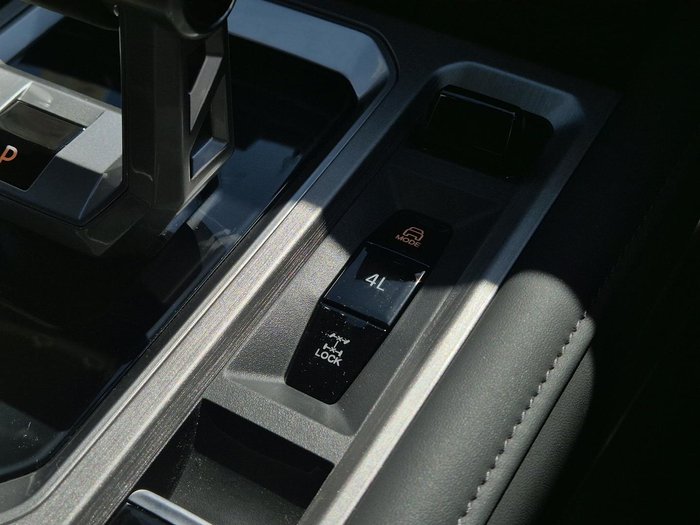 2025 MG MGU9 Explore Pro EKK1C MY25 4X4 Dual Range Highland Green