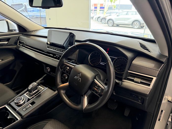 2024 Mitsubishi Outlander LS