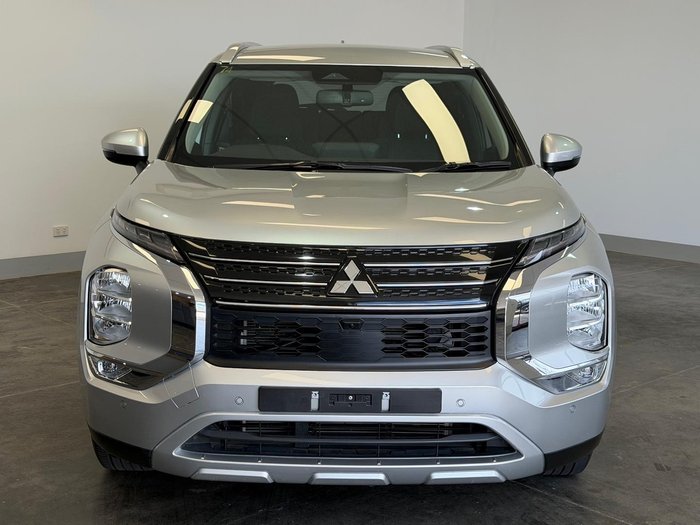 2024 Mitsubishi Outlander LS