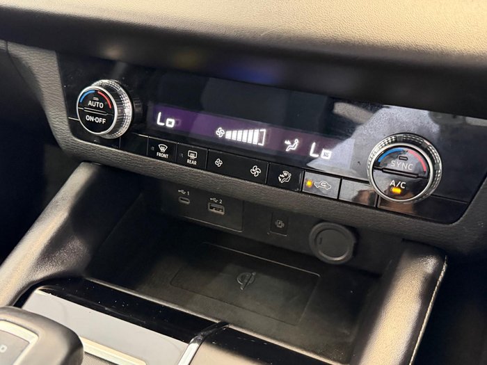 2024 Mitsubishi Outlander LS