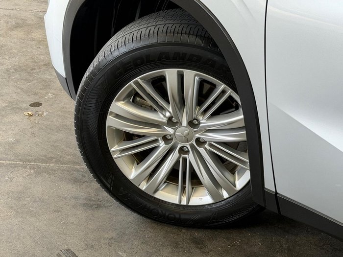 2024 Mitsubishi Outlander LS