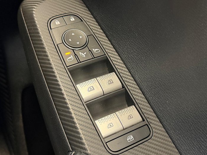 2024 Mitsubishi Outlander LS