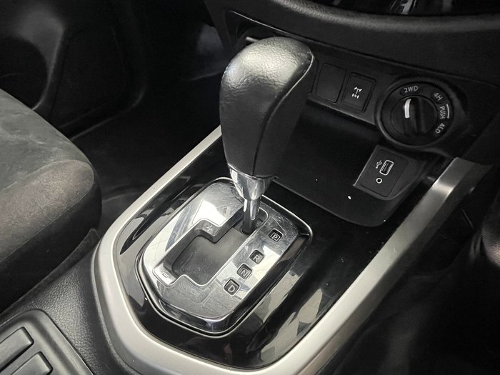 2020 Nissan Navara SL