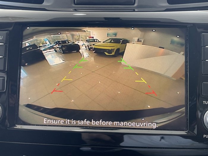 2020 Nissan Navara SL