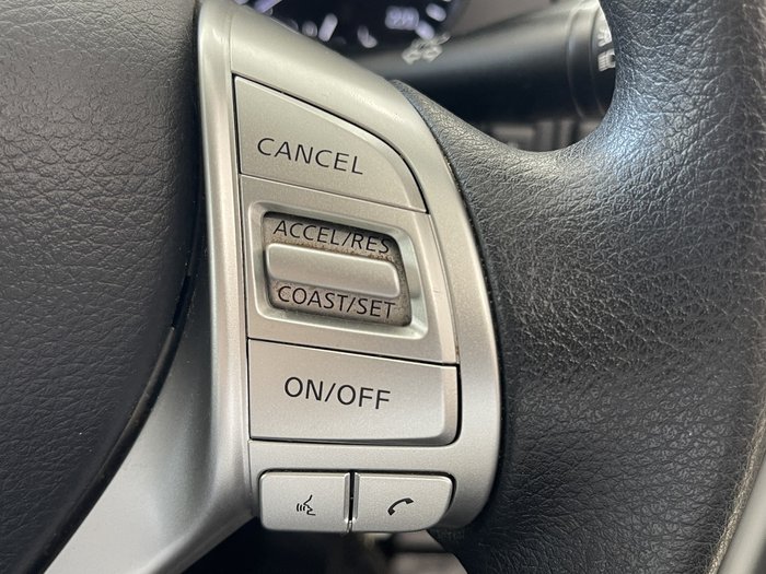 2020 Nissan Navara SL