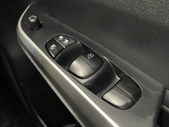 2020 Nissan Navara SL