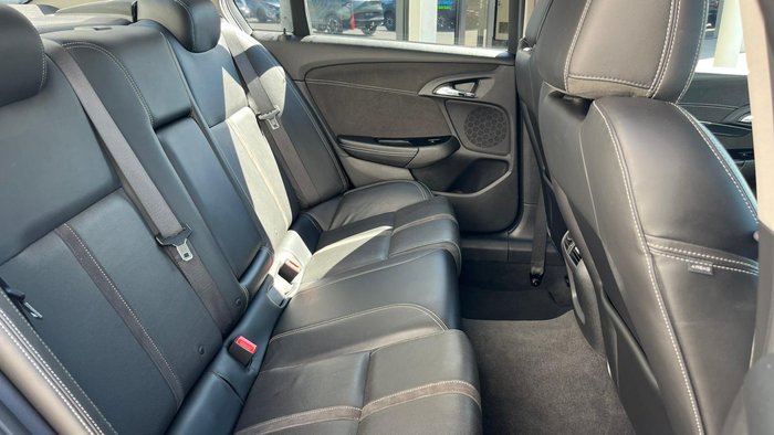 2016 Holden Special Vehicles Clubsport R8 SV Black