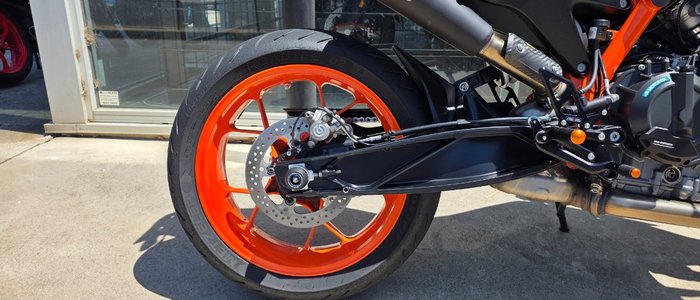 2023 Ktm 890 DUKE R ORANGE