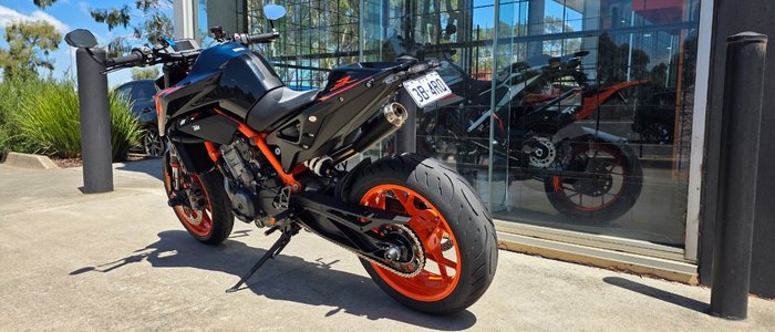 2023 Ktm 890 DUKE R ORANGE
