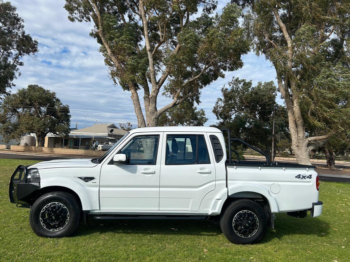 2022 Mahindra PIK-UP S11